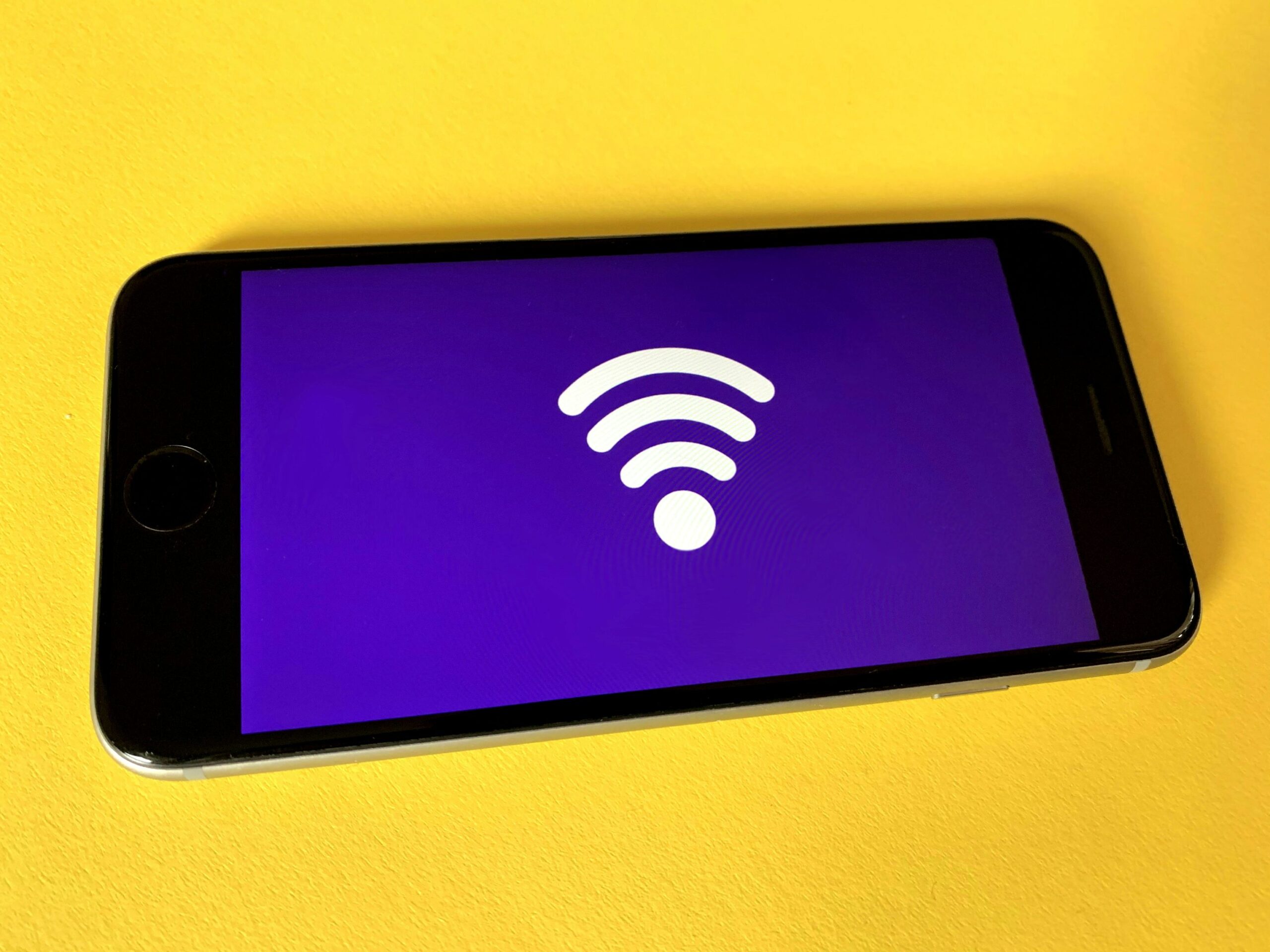 Projektowanie i budowa sieci WiFi – stabilne i szybkie połączenie w każdej przestrzeni
